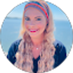 Profile photo of Lindsay Harper