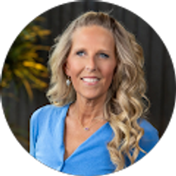 Profile photo of Beth Leonardo