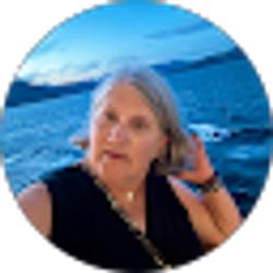 Profile photo of Jennifer Raff