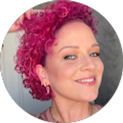 Profile photo of Kelly Adams