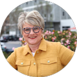 Profile photo of Caroline Hart