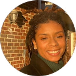 Profile photo of Danielleelaine