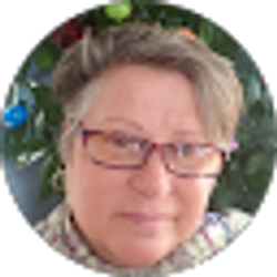 Profile photo of Joan E “nonnieJ” Weaver