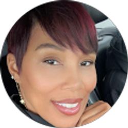 Profile photo of Nikki Davis