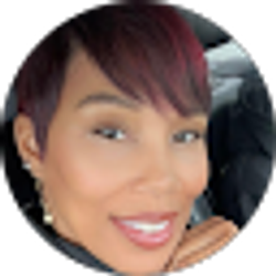 Profile photo of Nikki Davis