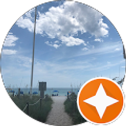 Profile photo of Danielle Lyon