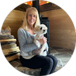 Profile photo of Julie Woons