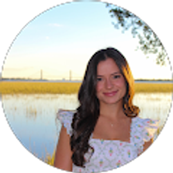 Profile photo of Julia Pecha