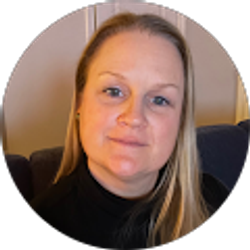 Profile photo of Lindsay Haneline