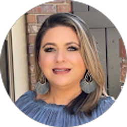 Profile photo of Lisa Pena