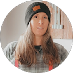 Profile photo of Lauren Young