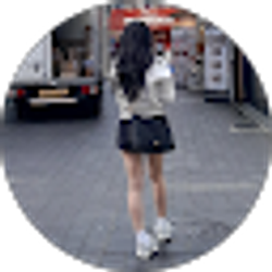 Profile photo of Bora Lee