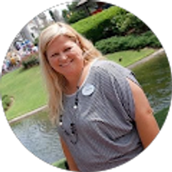 Profile photo of Jennifer Benton