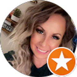 Profile photo of Lindsey Giagni