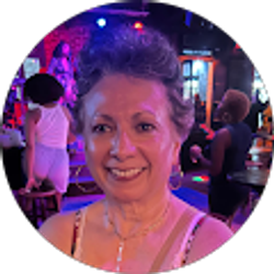 Profile photo of Gloria Salinas