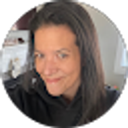 Profile photo of Emily Dee