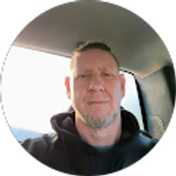 Profile photo of Robbie Hayes