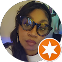 Profile photo of Courtney Holloway