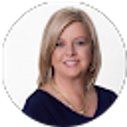 Profile photo of Holly Cravy