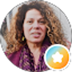Profile photo of Elaine Pandolfi