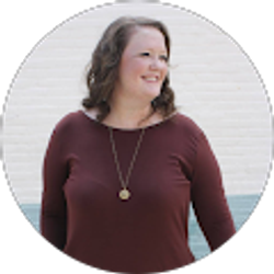 Profile photo of Jennifer Hennis
