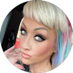Profile photo of Candi Knowles