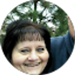 Profile photo of Lynn Lindsey