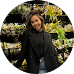 Profile photo of Vivian Ta