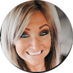 Profile photo of holly myatt