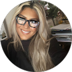 Profile photo of CLAUDIA AYALA