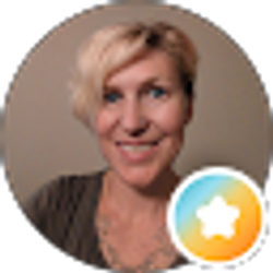 Profile photo of Julia Thomas