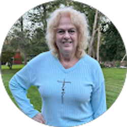 Profile photo of Julie Hare