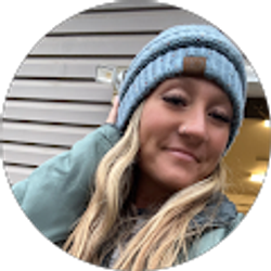 Profile photo of Chelsea Hoyle