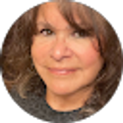Profile photo of Anna Roach