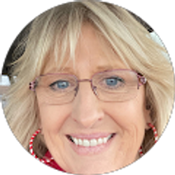 Profile photo of Heidi Chmura
