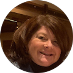 Profile photo of Laurie Polter