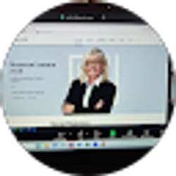 Profile photo of maureen lennon