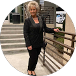 Profile photo of Kelly Lane