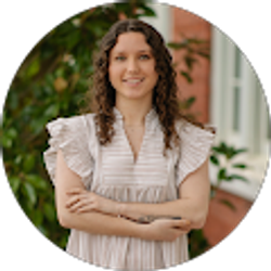 Profile photo of Riley Hannah