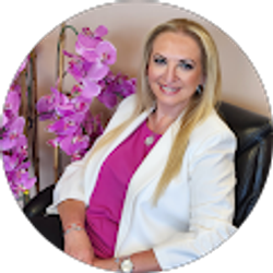 Profile photo of Laura Golub