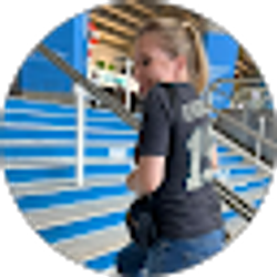 Profile photo of Hannah Celli