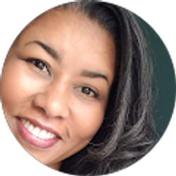 Profile photo of Tracey Holmes