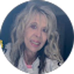 Profile photo of Vicki Risco