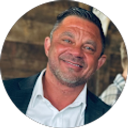 Profile photo of Jesse Mikluscak