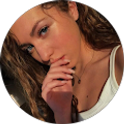 Profile photo of Hannah Krumrey