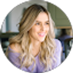 Profile photo of Gwen Hefner (The Makerista)