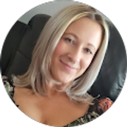 Profile photo of Jennifer Everett
