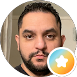 Profile photo of Roberto Flores