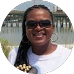 Profile photo of Leslie Suggs