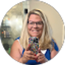 Profile photo of Ashley Rowland